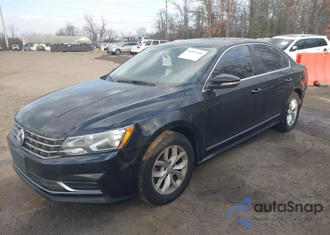 2016 Volkswagen Passat 1.8T S z USA, uszkodzony, nr VIN 1VWAT7A36GC031112